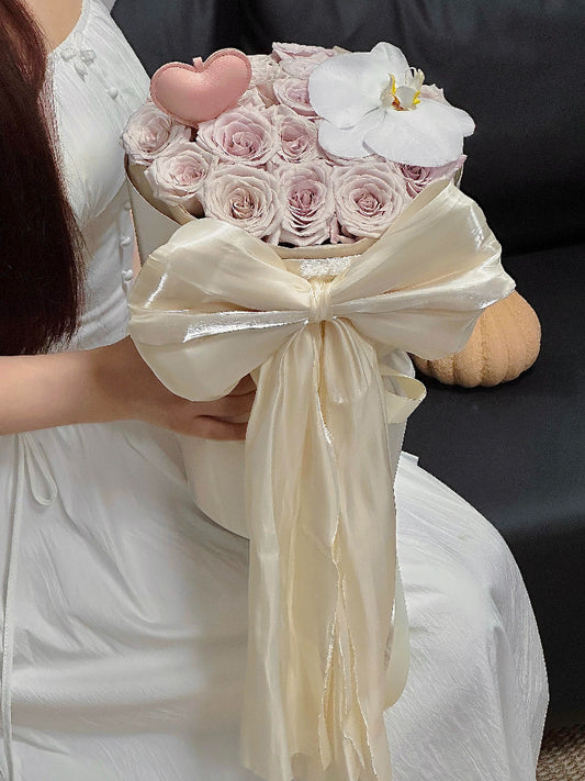 Feuille stabilisante pour bouquet en satin avec grand nœud