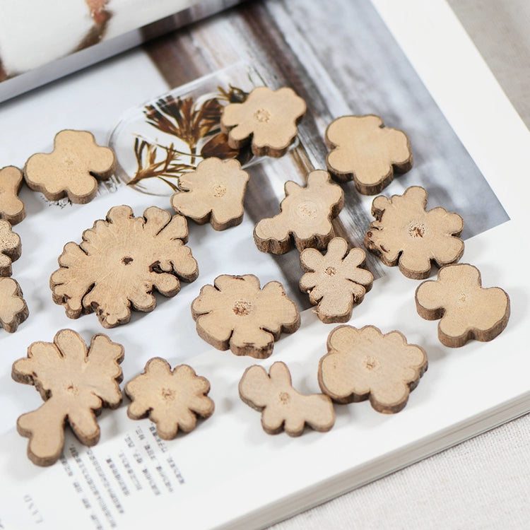 50pcs Flower-shaped Natural Wooden Slices