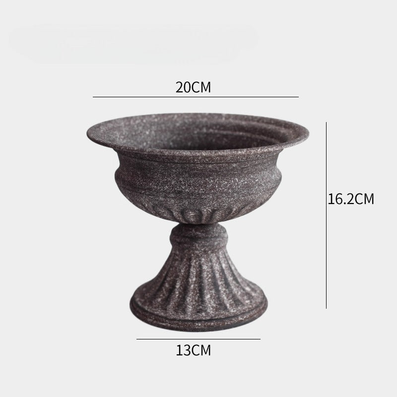 Jardinière urne en métal vintage, vase trompette