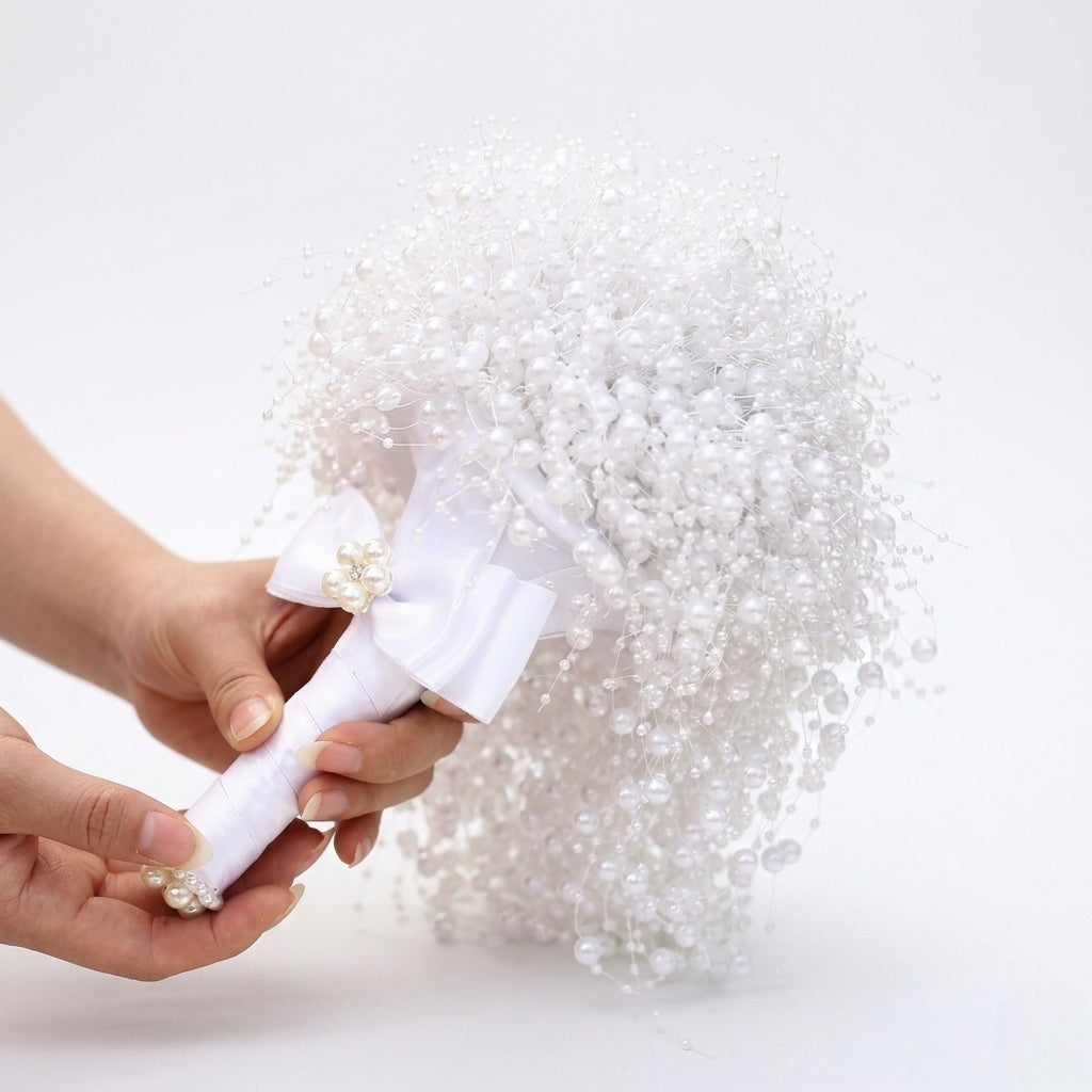 Bouquet de mariée élégant en cascade avec perles