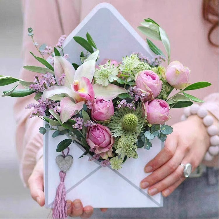 10pcs Envelope-Shaped Floral Bouquet Gift Box