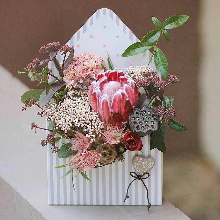 10pcs Envelope-Shaped Floral Bouquet Gift Box