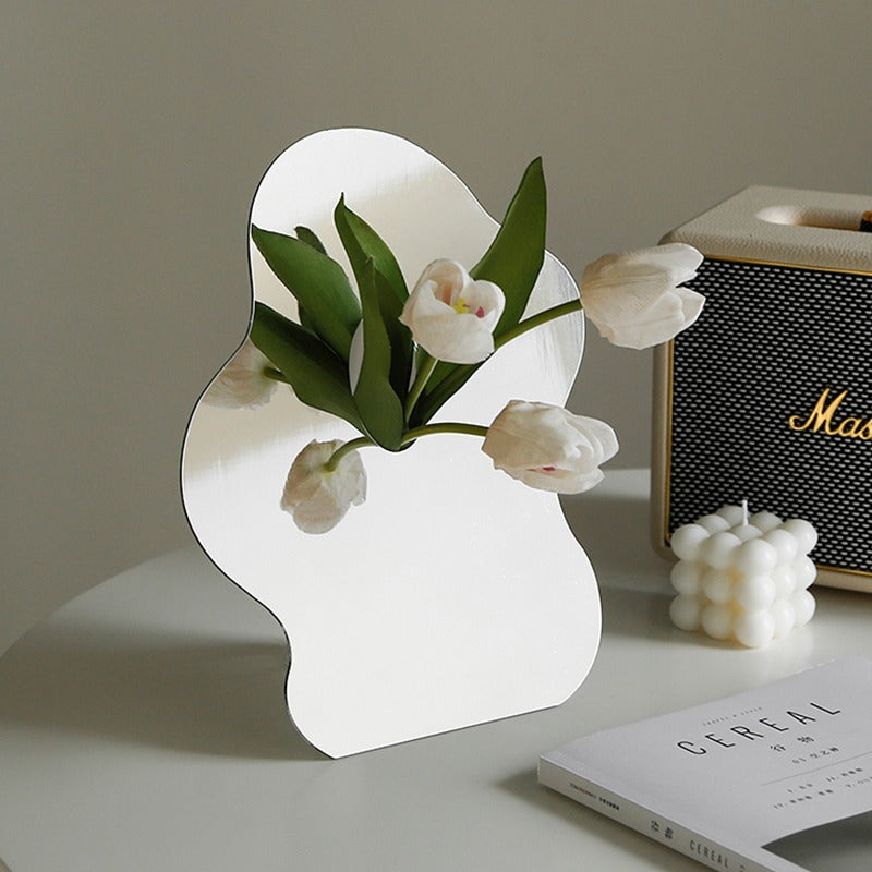 Modern Wavy Acrylic Flower Vase