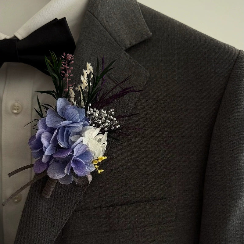Corsage et boutonnière en hortensia bleu stabilisé