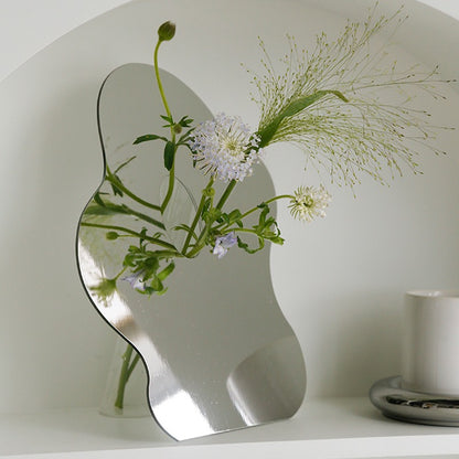 Modern Wavy Acrylic Flower Vase