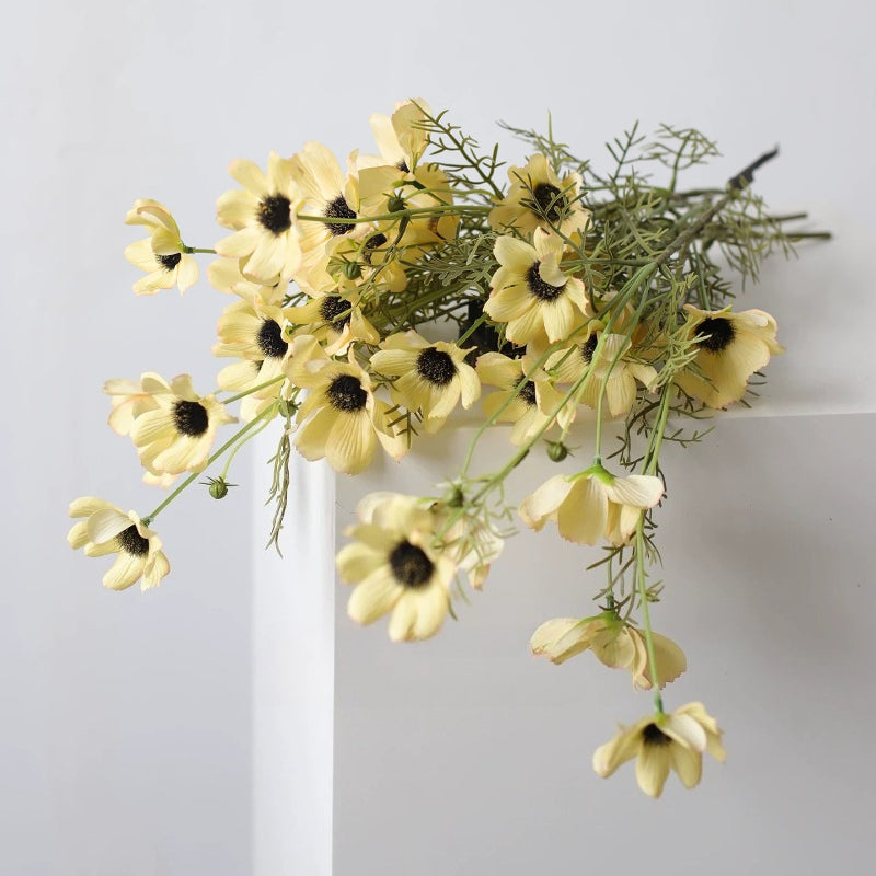 Tige de cosmos jaune pâle "Real Touch" de 26 po