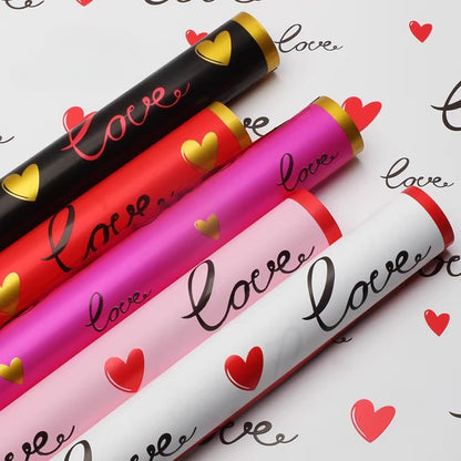 20 قطعة ورق تغليف باقات ورد بتصميم قلوب حمراء بعبارة LOVE لعيد الحب (57×57 سم)