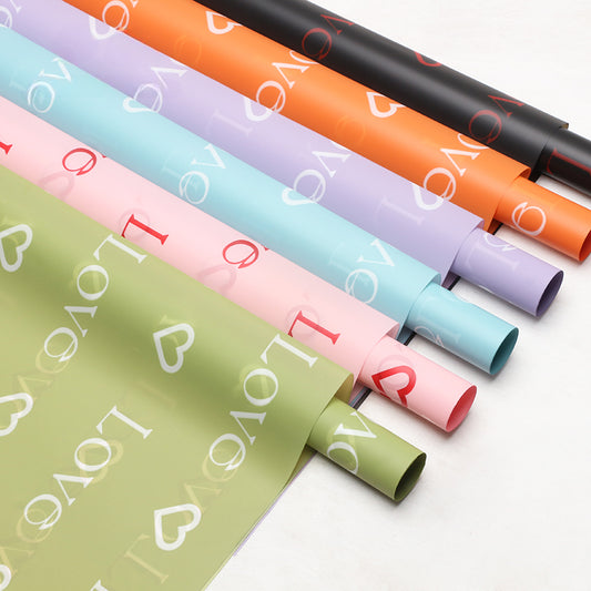 20 feuilles de papier cadeau cellophane LOVE pour fleurs (57x57 cm)