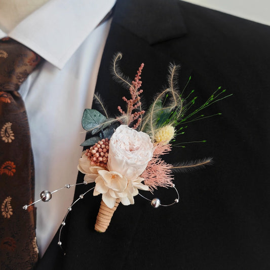 Boutonnière et corsage de poignet en rose stabilisée terracotta