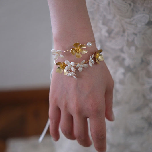 Gold Flower Ivory Lace Boutonniere Wrist Corsage Set