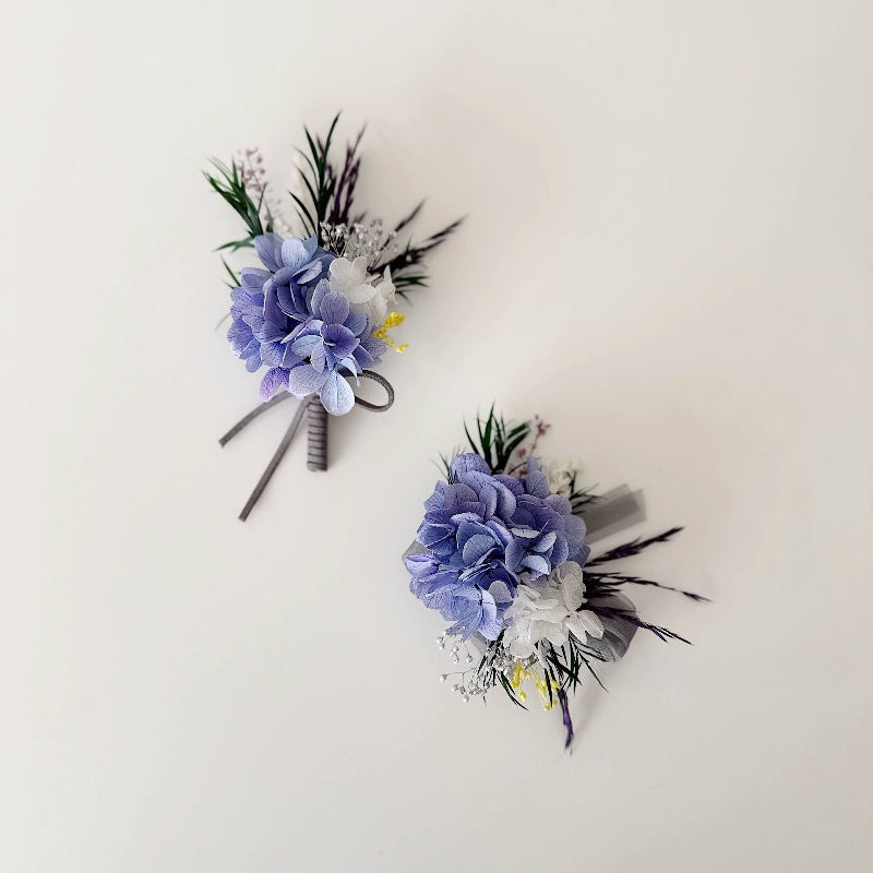 Corsage et boutonnière en hortensia bleu stabilisé