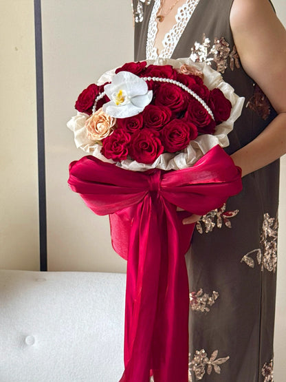 Satin Bouquet Stabilizing Sheet with Large Bow