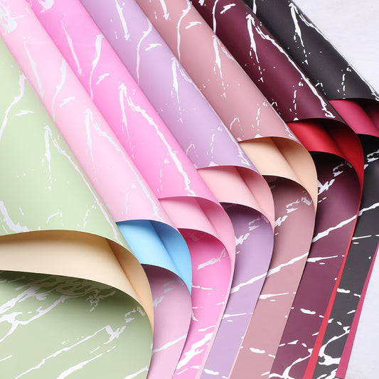 20 feuilles de papier cadeau motif marbre pour bouquet (57x57 cm)