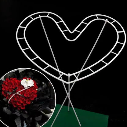Heart-Shaped Floral Arrangement Frame (3 sets)