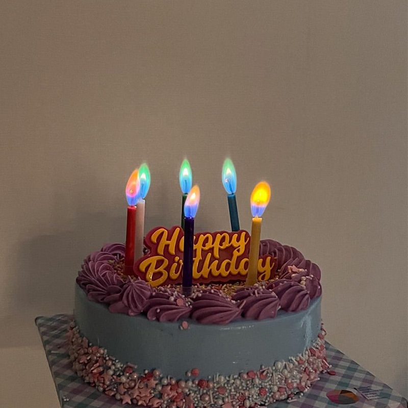 12 bougies d'anniversaire colorées à flammes multicolores