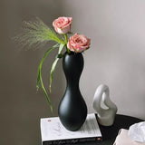 Load image into Gallery viewer, Bowling Black Flower Vase