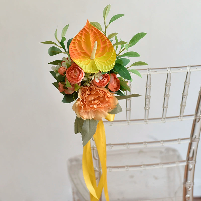 Décoration de chaise en fleurs artificielles pour mariages