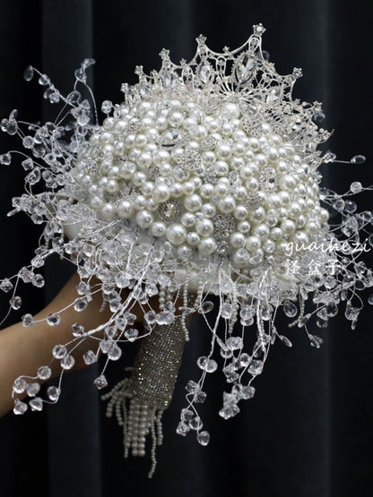 Bouquet de mariée de luxe en cristal et perles avec diadème