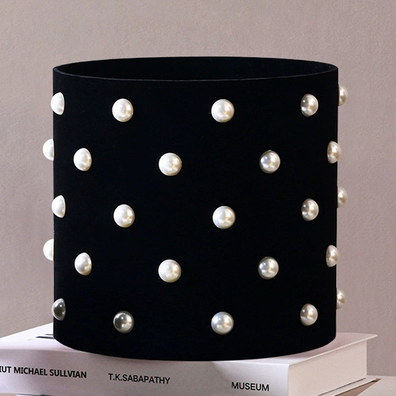 Coffret cadeau floral en velours orné de perles