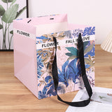 Charger l'image dans la galerie, Lot de 10 sacs cadeaux carrés à fond large motif tropical