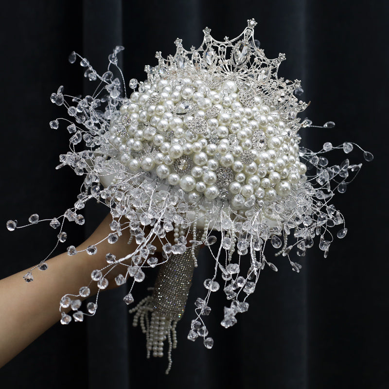 Bouquet de mariée de luxe en cristal et perles avec diadème