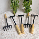 Load image into Gallery viewer, Rose Leaves Thorns Remover Rake for Florists