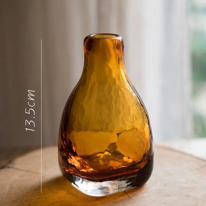Vase soliflore en verre martelé ambre