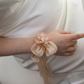 corsage de poignet rose