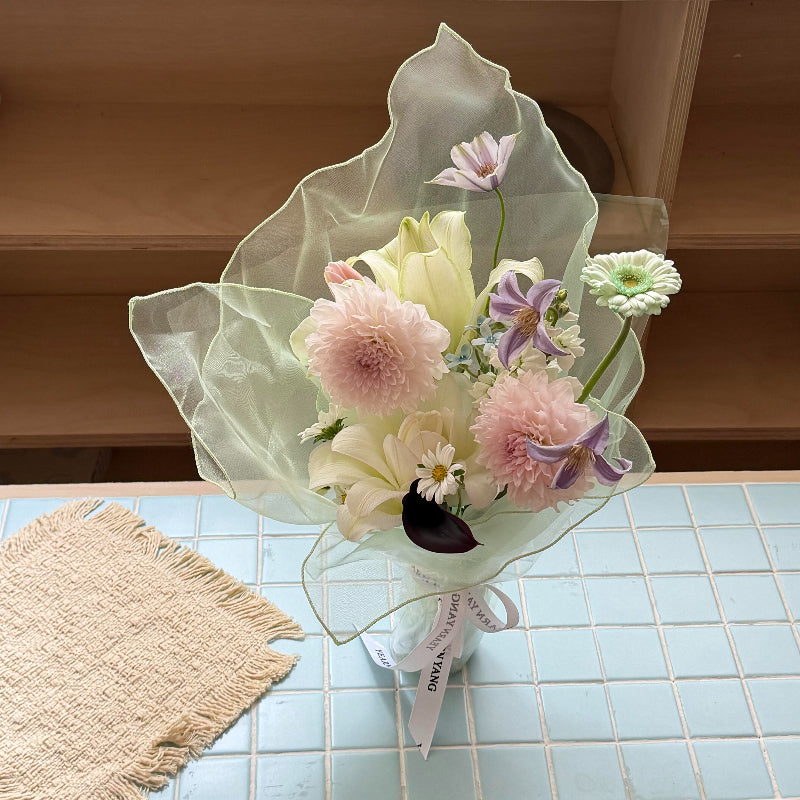 Stiff Floral Mesh Wrap Sheets Pack 20 (19" x 19")