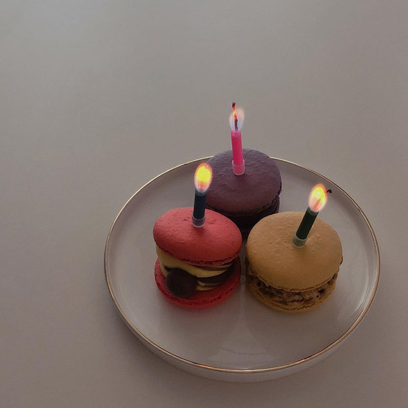 12 bougies d'anniversaire colorées à flammes multicolores