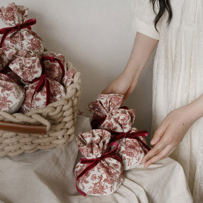 10pcs Vintage Rose Party Favor Cloth Gift Bags