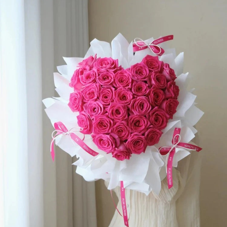 Heart-Shaped Floral Arrangement Frame (3 sets)