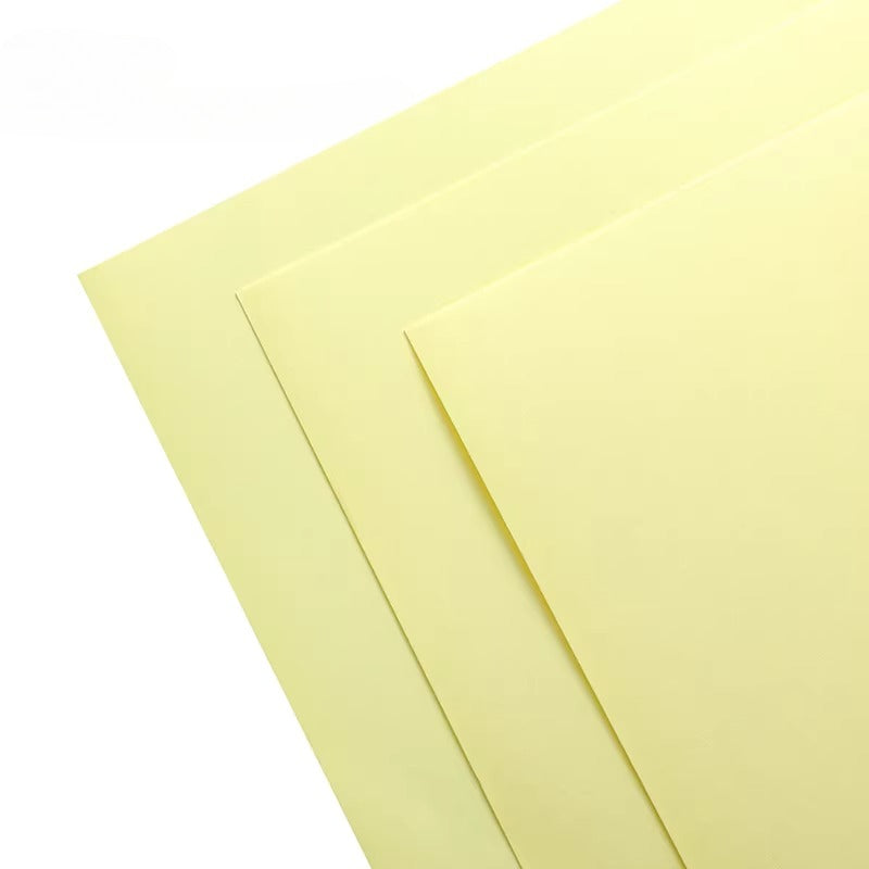 20 feuilles de papier kraft uni (44 x 58 cm)