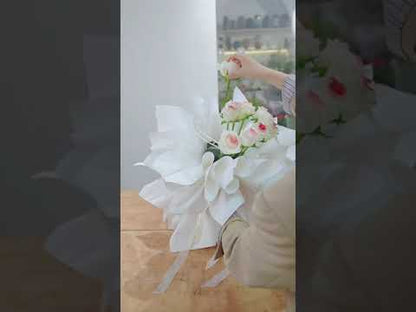 Heart-Shaped Floral Arrangement Frame (3 sets)