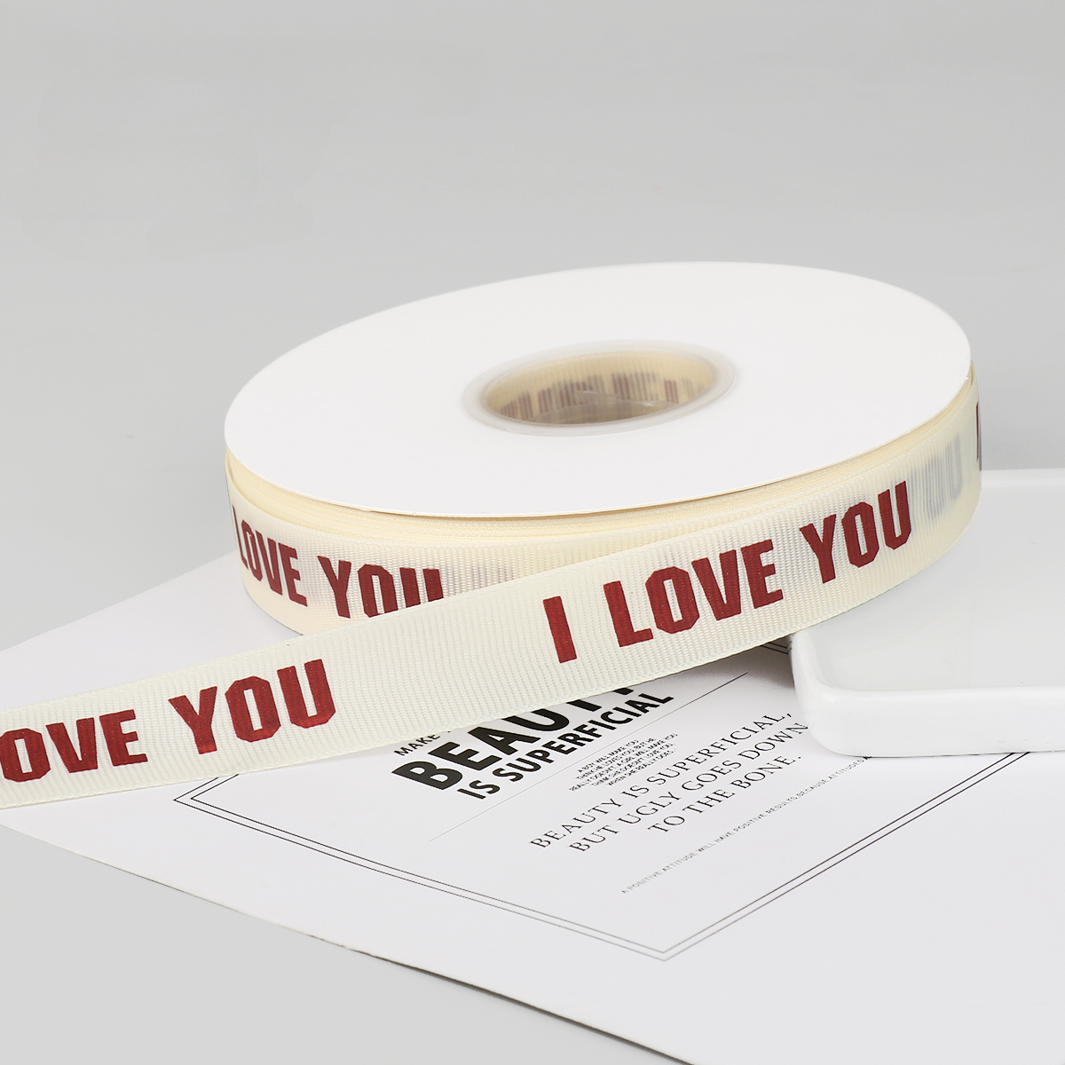 الحد الأدنى من شريط Grosgrain العاجي (20 مم × 45 ياردة)