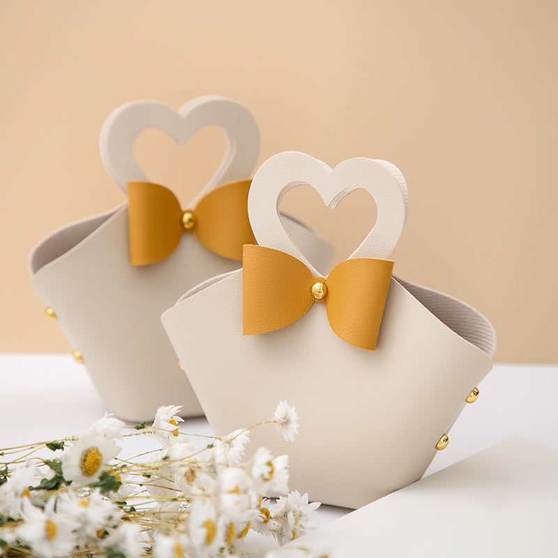 Sachet cadeau pour invités avec poignée cœur, lot de 20 (6x5x16cm)