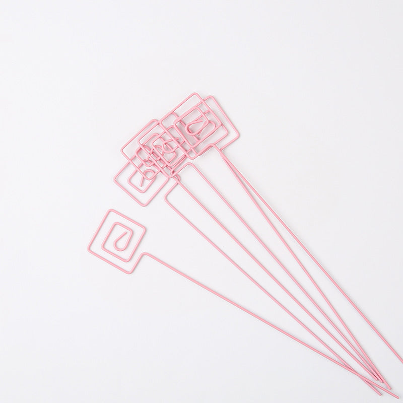 30 porte-cartes à piquer motifs fleurs rouges et roses