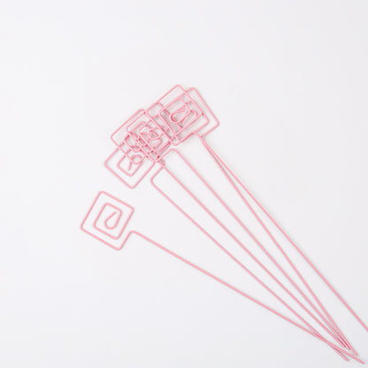 30 porte-cartes à piquer motifs fleurs rouges et roses