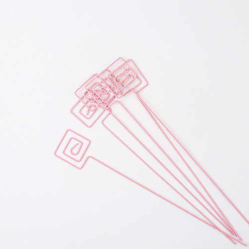 30 porte-cartes à piquer motifs fleurs rouges et roses