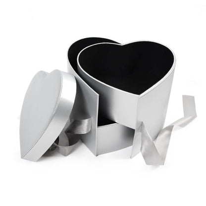 Coffret cadeau en forme de cœur à deux étages avec fleurs