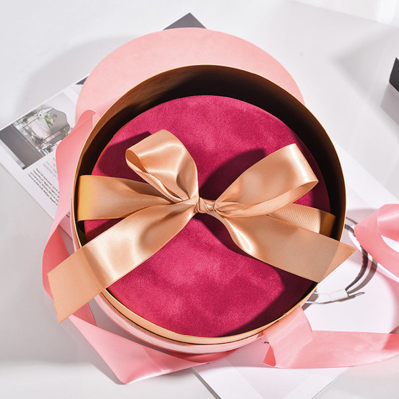 Source Luxury round hat box wholesale/velvet flower gift box on m
