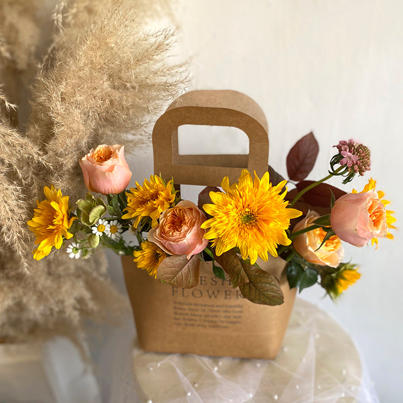 Creative Flower Bags For Bouquets With Handle And Metal Chain, 5.9x3.9x4.1  Inch - 8 Counts